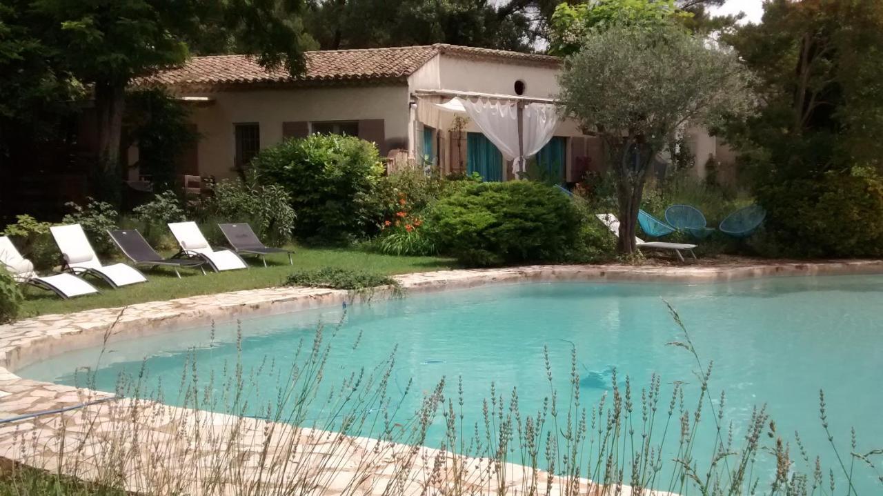 La Bousquatiere Bed & Breakfast Piolenc Exterior photo