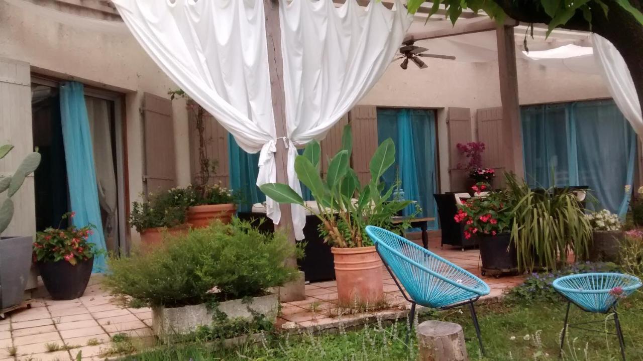 La Bousquatiere Bed & Breakfast Piolenc Exterior photo