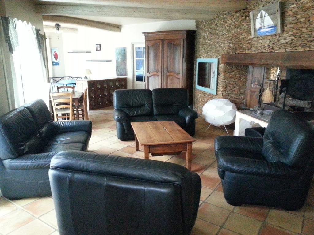 La Bousquatiere Bed & Breakfast Piolenc Room photo