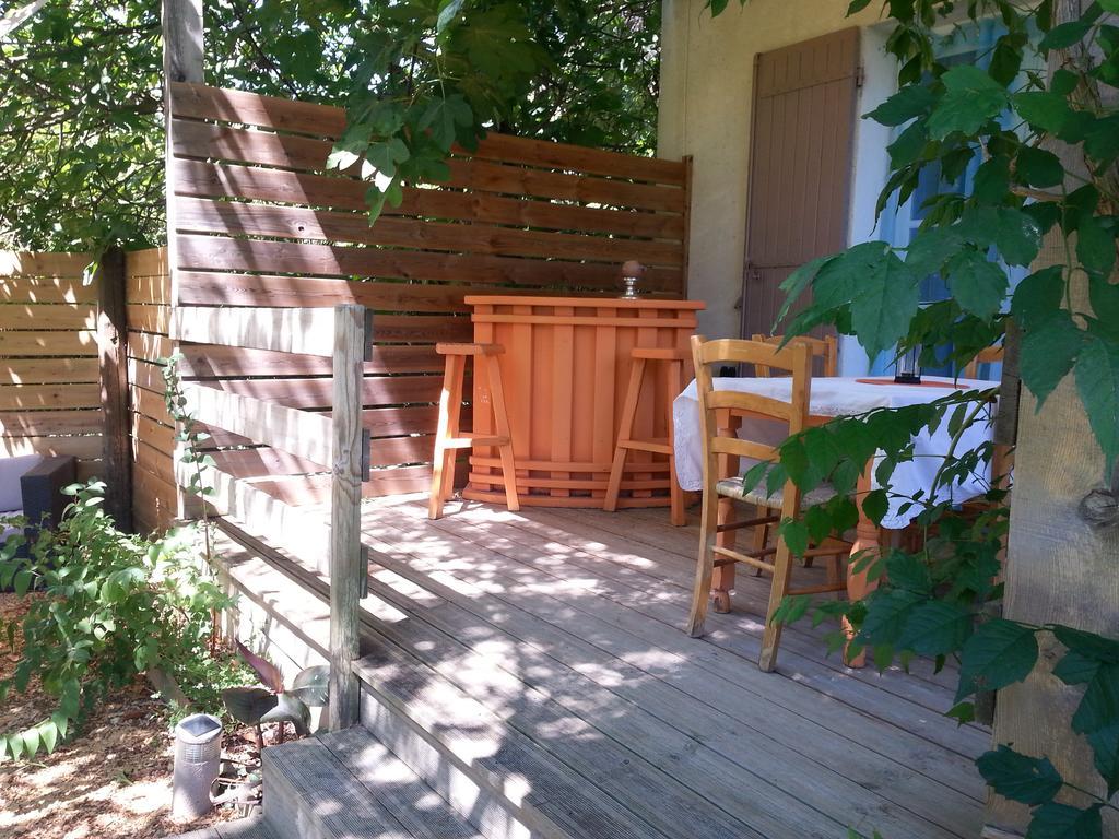 La Bousquatiere Bed & Breakfast Piolenc Exterior photo