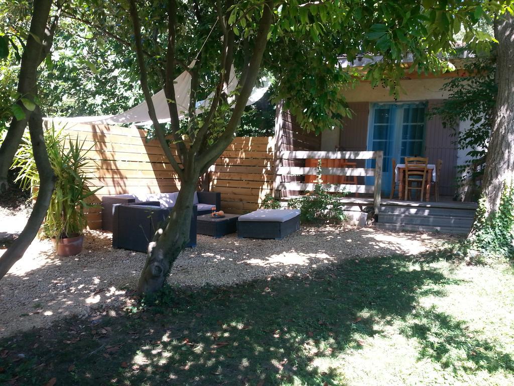 La Bousquatiere Bed & Breakfast Piolenc Exterior photo