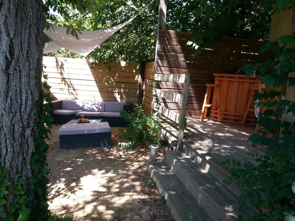 La Bousquatiere Bed & Breakfast Piolenc Exterior photo