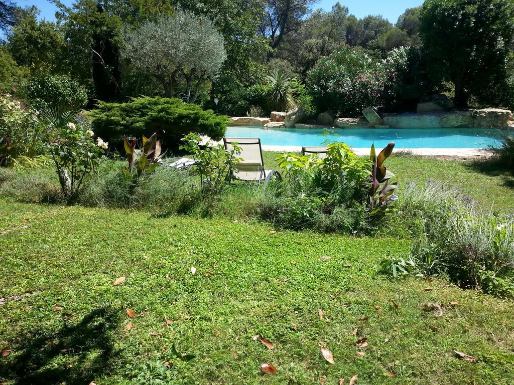 La Bousquatiere Bed & Breakfast Piolenc Exterior photo